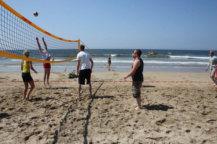 Onvergetelijk bedrijfsuitje op het strand? BroeksEvents organiseert teamuitjes op het strand in regio Amsterdam, Haarlem en Alkmaar.