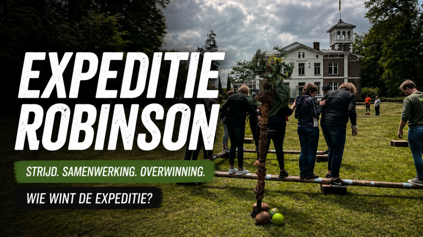 Team voert tijdens Expeditie Robinson een uitdagende balansproef uit op houten balken tijdens een outdoor teambuilding vol samenwerking, strategie en communicatie.